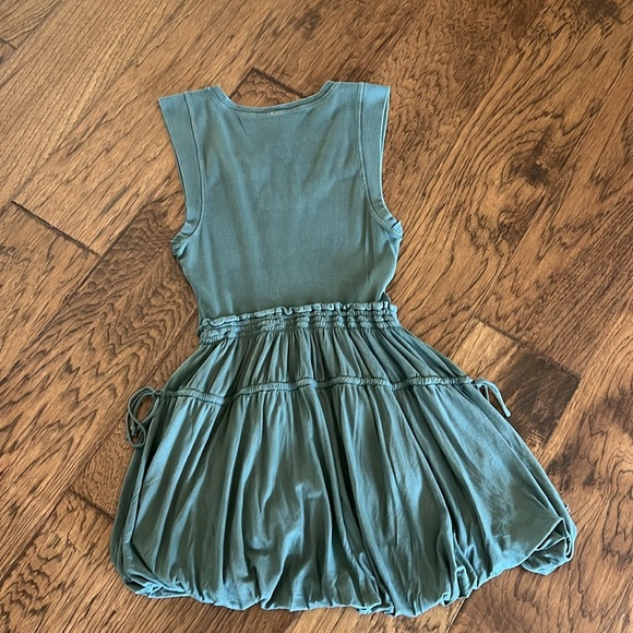 Anthropologie daily practice dress size medium - Picture 4 of 7